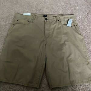 GAP Tan Cargo Shorts with Smooth Cotton Fabric